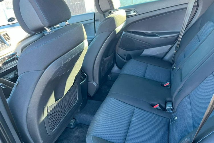 Hyundai Tucson 1.7 CRDi 140KM Automat Podgrz. fotele + kiera + tylna kanapa Kam.cof zdjęcie 8