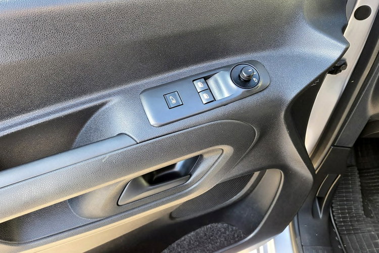 Peugeot Partner 1.5 HDI 102KM, Salon PL, I WŁ, Zadbany, Mały przebieg tylko 99 tys km zdjęcie 31