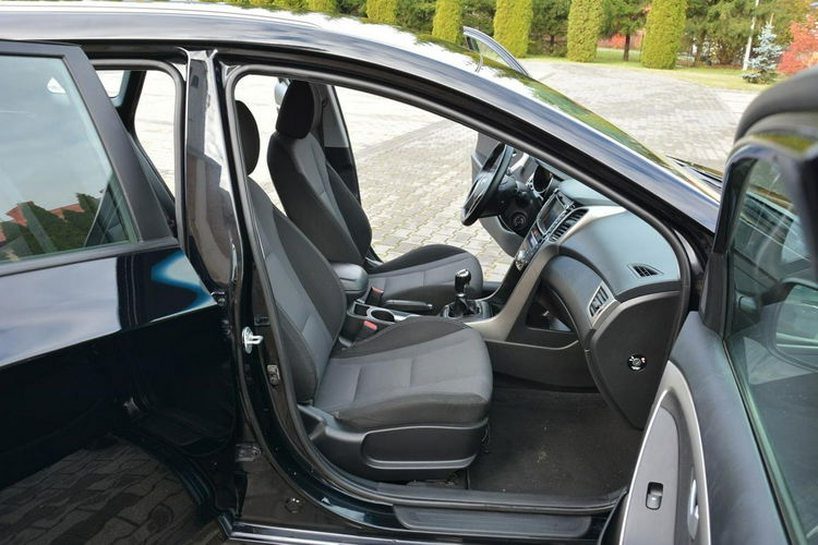 i30 Duża Navi Kamera Ledy Klimatronic Grzana Fotele ASO HYUNDAI zdjęcie 16