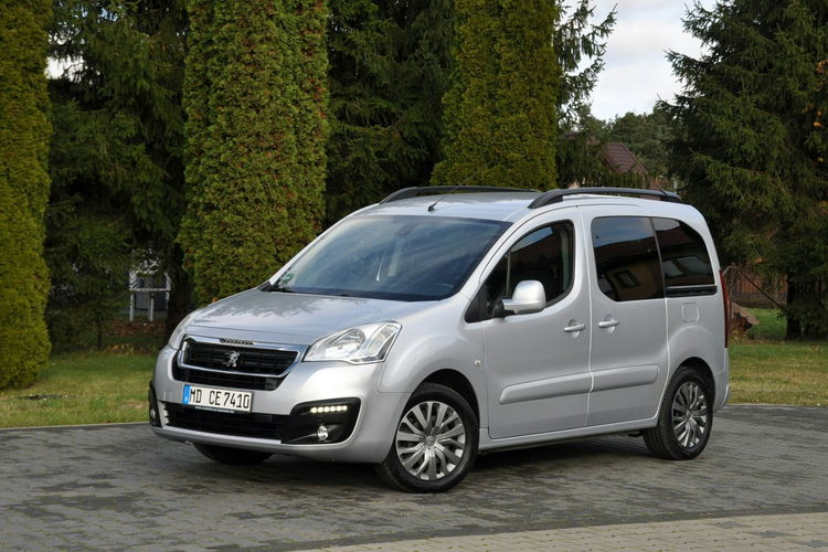 Peugeot Partner 1.6HDI(120KM) Lift Tepee Led Klimatronik 2xParktronik Welur Reling ASO zdjęcie 10