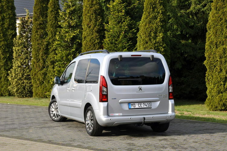 Peugeot Partner 1.6HDI(120KM) Lift Tepee Led Klimatronik 2xParktronik Welur Reling ASO zdjęcie 14