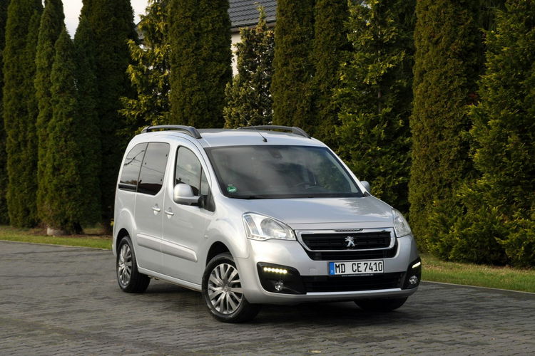 Peugeot Partner 1.6HDI(120KM) Lift Tepee Led Klimatronik 2xParktronik Welur Reling ASO zdjęcie 2