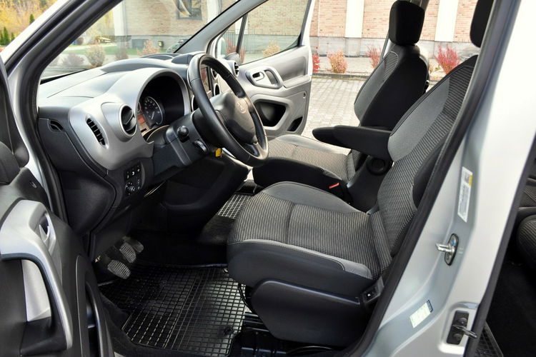 Peugeot Partner 1.6HDI(120KM) Lift Tepee Led Klimatronik 2xParktronik Welur Reling ASO zdjęcie 22