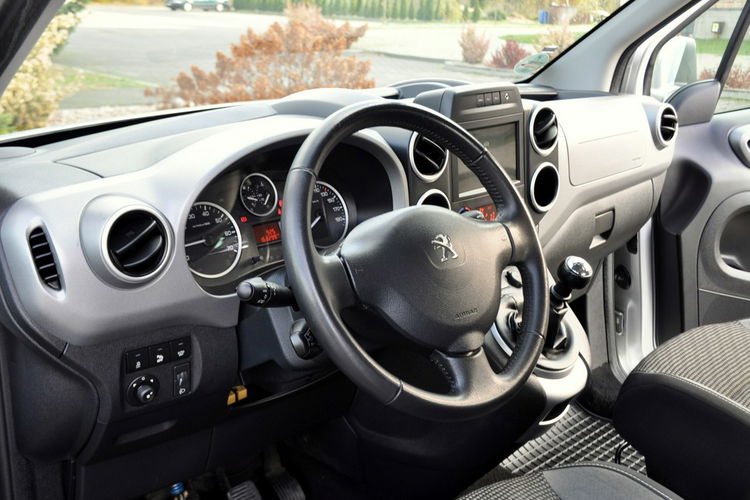 Peugeot Partner 1.6HDI(120KM) Lift Tepee Led Klimatronik 2xParktronik Welur Reling ASO zdjęcie 23