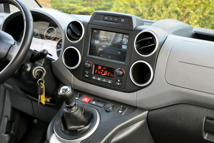 Peugeot Partner 1.6HDI(120KM) Lift Tepee Led Klimatronik 2xParktronik Welur Reling ASO zdjęcie 27