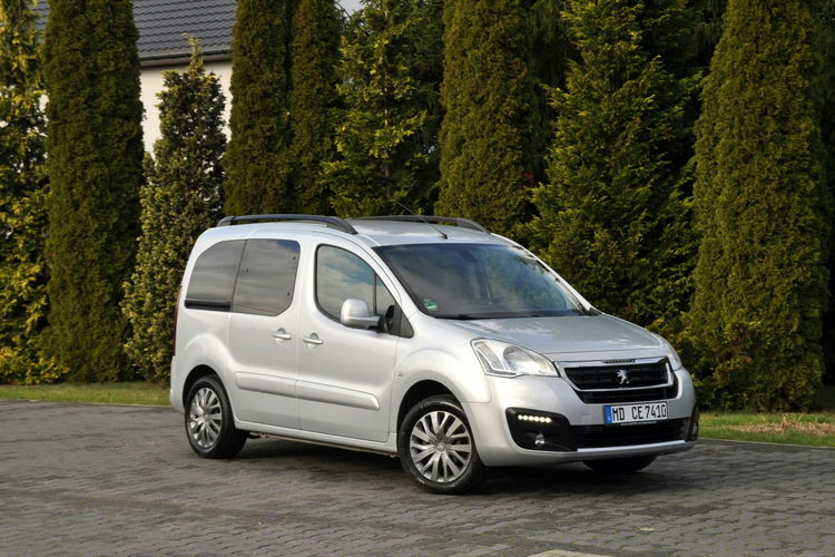 Peugeot Partner 1.6HDI(120KM) Lift Tepee Led Klimatronik 2xParktronik Welur Reling ASO zdjęcie 3