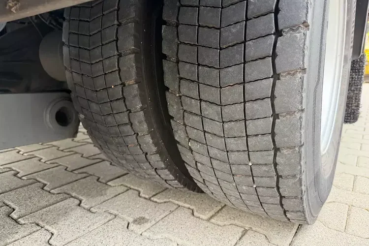 Mercedes ATEGO 1318 IZOTERMA 20 PALET zdjęcie 11