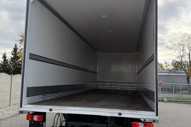 Mercedes ATEGO 1318 IZOTERMA 20 PALET zdjęcie 8