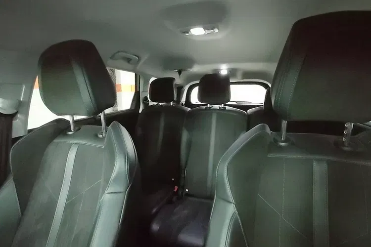 Peugeot 5008 zdjęcie 14