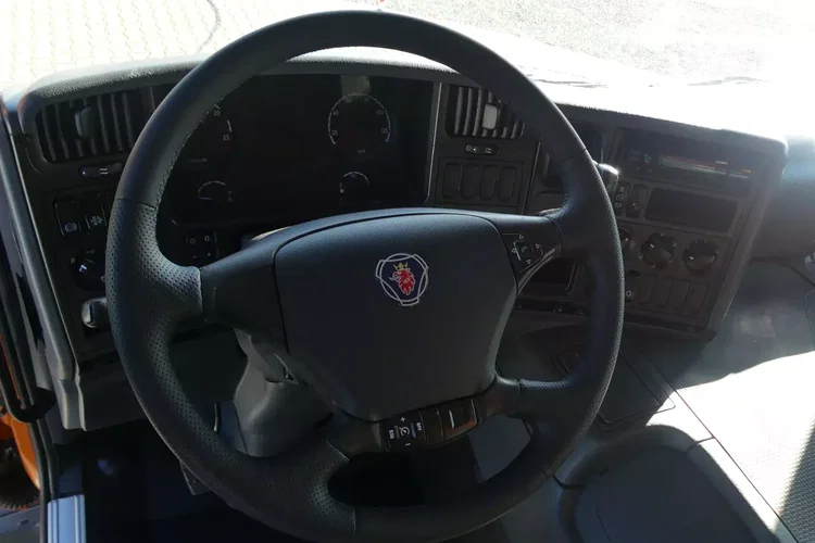 Scania P410 8x4 / WYWROTKA TYLNO ZSYPOWA / ALUFELGI / zdjęcie 19