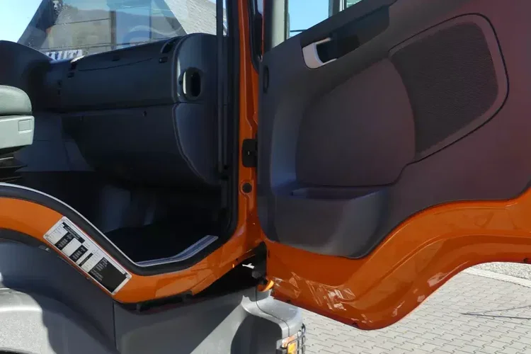 Scania P410 8x4 / WYWROTKA TYLNO ZSYPOWA / ALUFELGI / zdjęcie 21