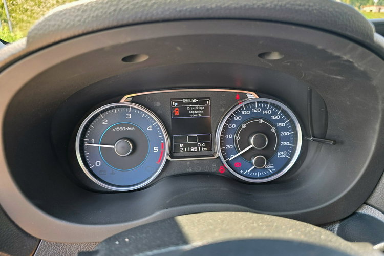 XV Subaru XV 2.0 Diesel Unlimited Full serwis zdjęcie 28