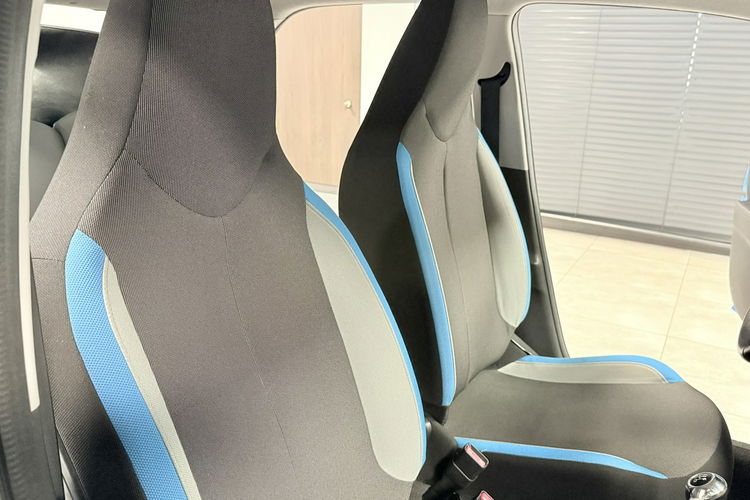 Toyota Aygo 1.0 69KM X-CITE | LED | Kamera | POLSKI SALON | Bezwypadkowy zdjęcie 12