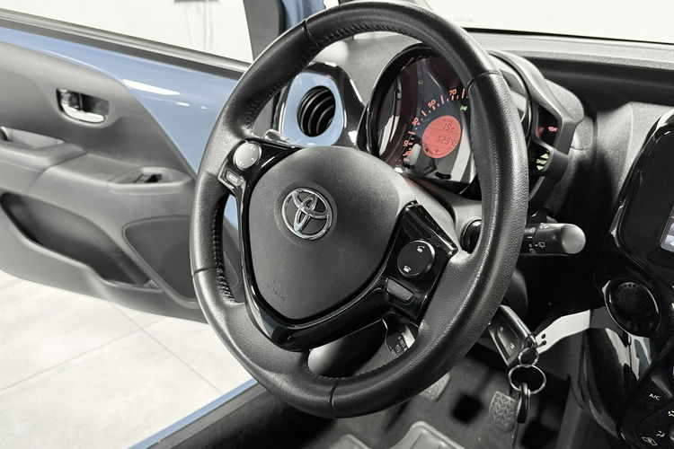 Toyota Aygo 1.0 69KM X-CITE | LED | Kamera | POLSKI SALON | Bezwypadkowy zdjęcie 13