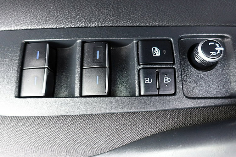 Toyota Corolla LED+NAVI+Kamera+ACC+2xKlimatronic 3LataGWARANCJA 1wł Kraj Bezwyp. F23% 4x2 zdjęcie 15