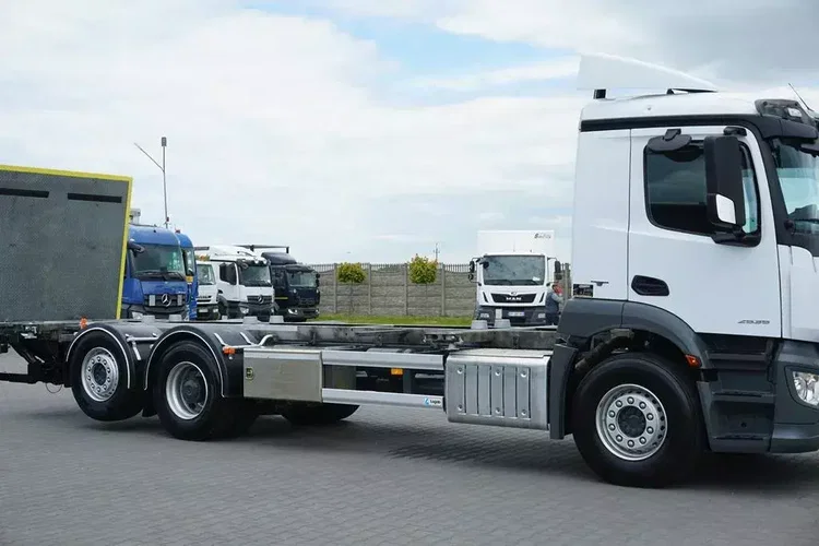 Mercedes / ANTOS / 2535 / ACC / E 6 / BDF + WINDA / 7.15 , 7.45, 7.82 M / OŚ SKRĘTNA zdjęcie 24