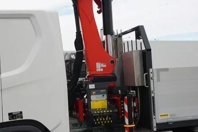 Scania P 410 / 6 X 2 / SKRZYNIOWY + HDS / PALFINGER PK 24 001 / OŚ SKRĘTNA / WYS. 15 M zdjęcie 15