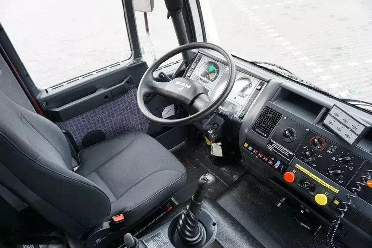 MAN / LE 220 / 4 X 4 / DOKA / STRAŻ POZARNA zdjęcie 13