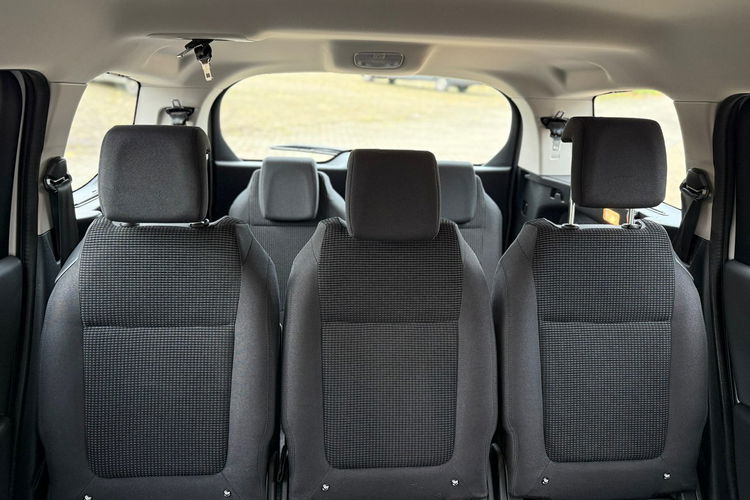 Peugeot 5008 2.0 HDI 7osób zdjęcie 18