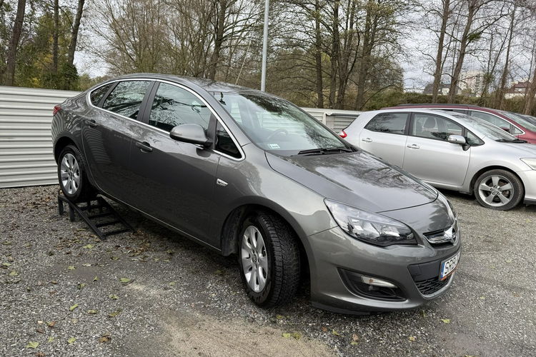 Opel Astra Salon Polska. Fabryczna instalacja Gazowa zdjęcie 3