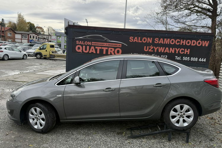 Opel Astra Salon Polska. Fabryczna instalacja Gazowa zdjęcie 8