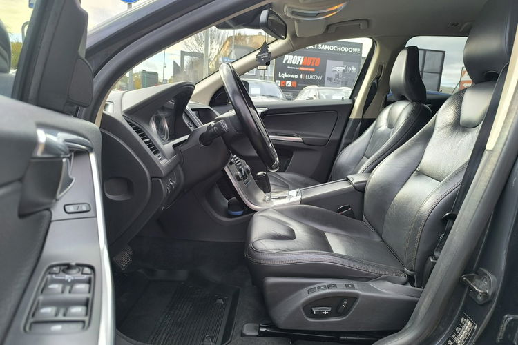 Volvo XC 60 2.4d 215KM AWD 4x4 Summum Skóra zdjęcie 16