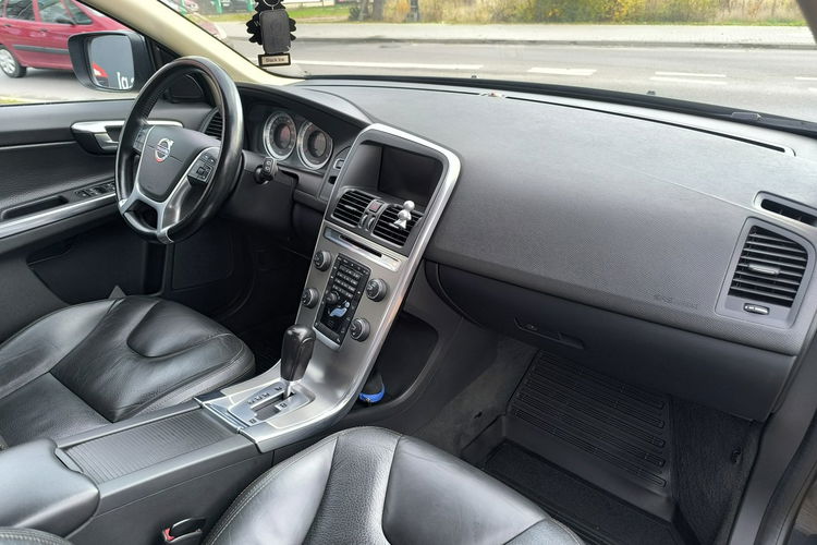 Volvo XC 60 2.4d 215KM AWD 4x4 Summum Skóra zdjęcie 21