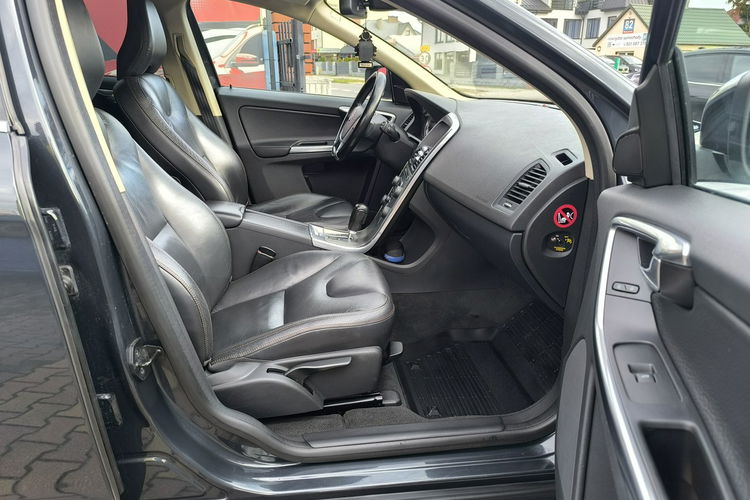 Volvo XC 60 2.4d 215KM AWD 4x4 Summum Skóra zdjęcie 23