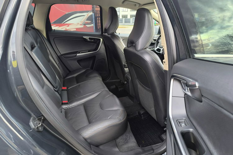 Volvo XC 60 2.4d 215KM AWD 4x4 Summum Skóra zdjęcie 24