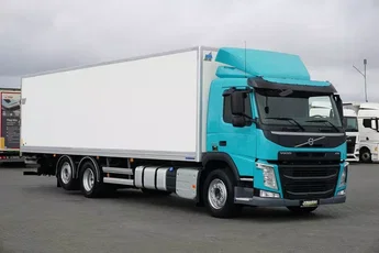 Volvo FM / 330 / E 6 / CHŁODNIA + WINDA / 23 PALETY / OŚ SKRĘTNA / DŁ 9.4 M