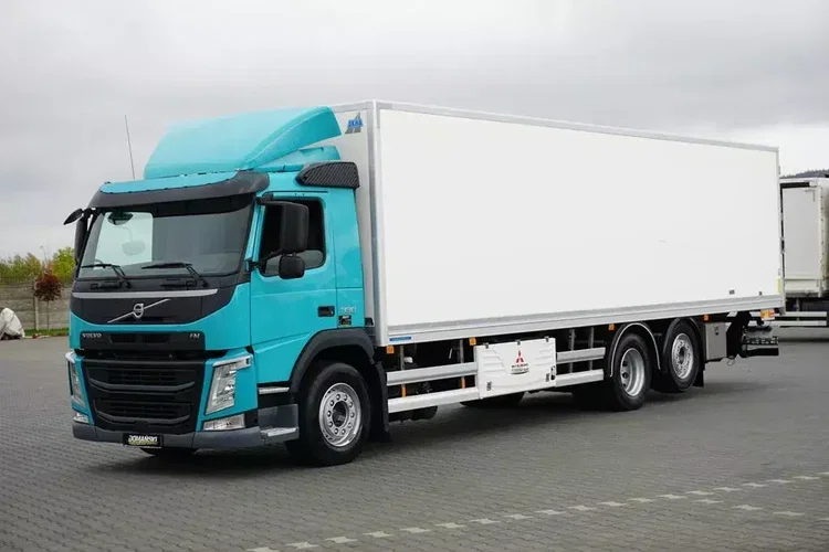 Volvo FM / 330 / E 6 / CHŁODNIA + WINDA / 23 PALETY / OŚ SKRĘTNA / DŁ 9.4 M zdjęcie 2