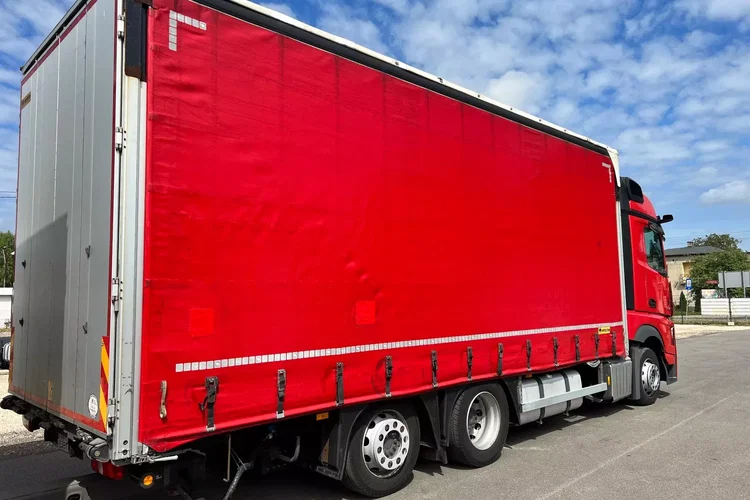 Mercedes 2545 Bigspace , firanka , zdjęcie 5