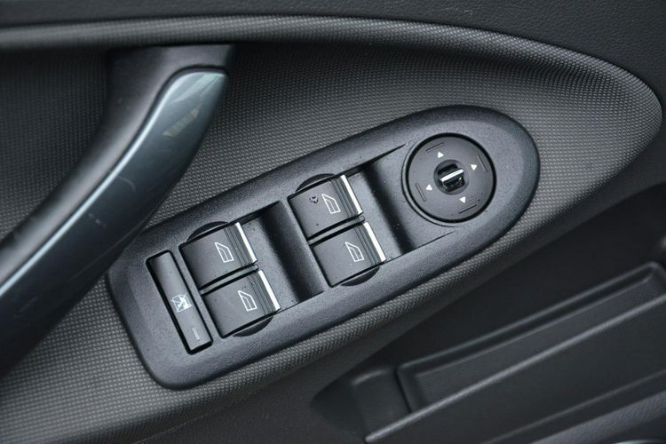 Ford Kuga 2.0TDCI (140 KM) Lift Titanium Duża Navi Kamera Skóry Oryginał I-wł zdjęcie 29