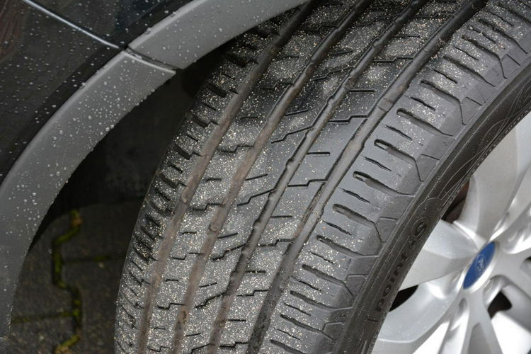 Ford Kuga 2.0TDCI (140 KM) Lift Titanium Duża Navi Kamera Skóry Oryginał I-wł zdjęcie 30