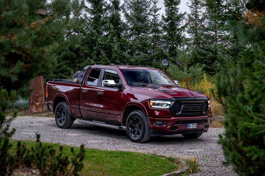 1500 Crew Cab Laramie / 5.7 V8 HEMI / DOINWESTOWANY / Bogata wyposażenie zdjęcie 