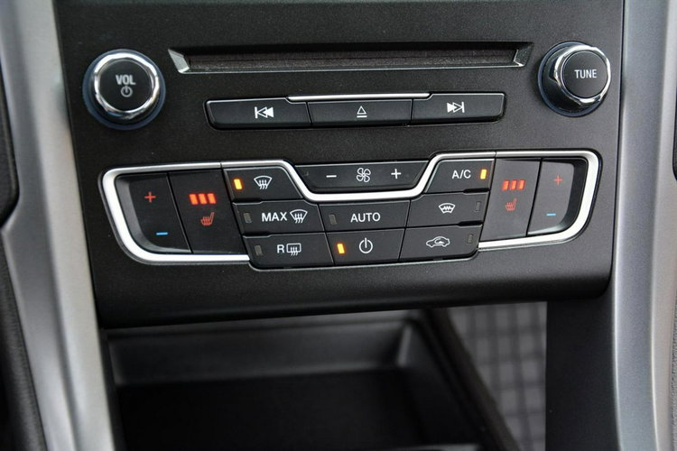 Ford Mondeo 98 tyś. km.Titanium Navi Kamera 2xParktronic Lane Assist Park Assist zdjęcie 29