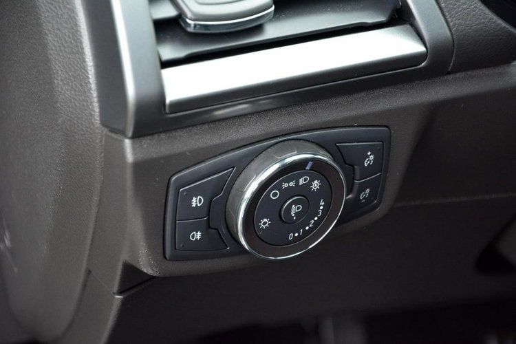 Ford Mondeo 98 tyś. km.Titanium Navi Kamera 2xParktronic Lane Assist Park Assist zdjęcie 36