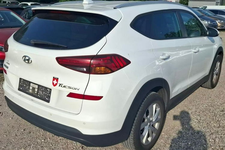 Hyundai Tucson 1.6 benz 132KM Kam cofania Podgrz.fotele 2x klimatronic Navi Czujniki zdjęcie 2