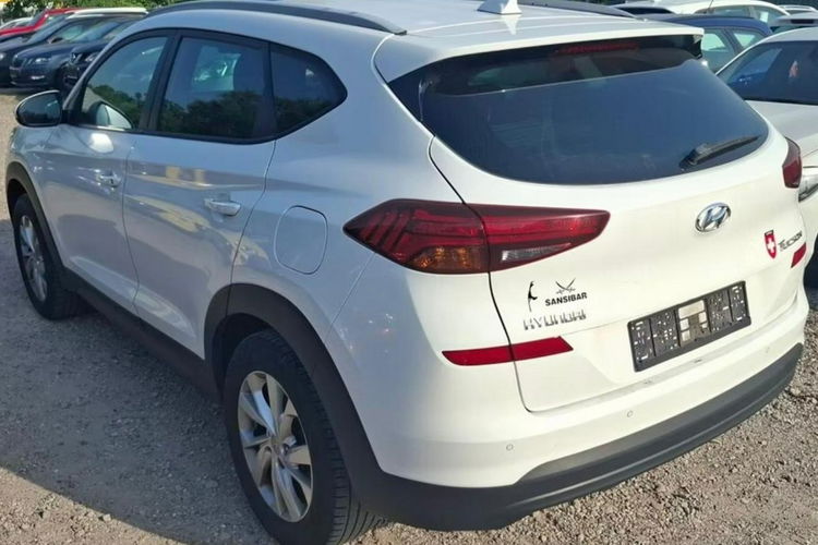 Hyundai Tucson 1.6 benz 132KM Kam cofania Podgrz.fotele 2x klimatronic Navi Czujniki zdjęcie 3