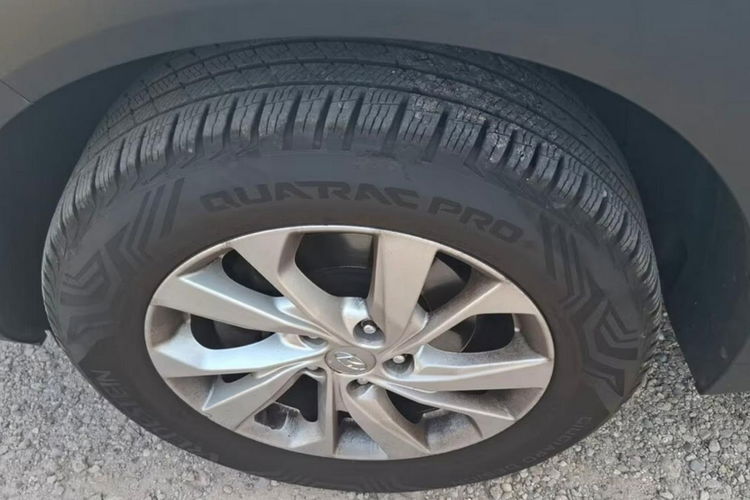 Hyundai Tucson 1.6 benz 132KM Kam cofania Podgrz.fotele 2x klimatronic Navi Czujniki zdjęcie 5