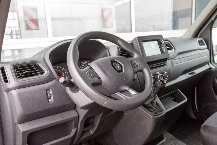 Renault Master 2.3 BLUE DCI L3H2 bogate wyposażenie zdjęcie 12