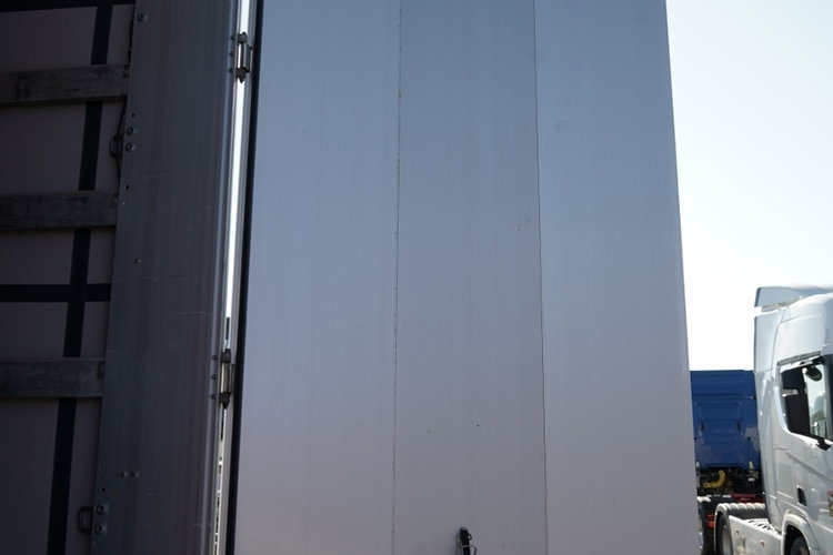 Wielton FIRANKA STANDARD / PODNOSZONY DACH / SYSTEM BDE - ROZSUWANE SŁUPKI / OŚ PODNOSZONA / MAŁO UŻYWANA  zdjęcie 14