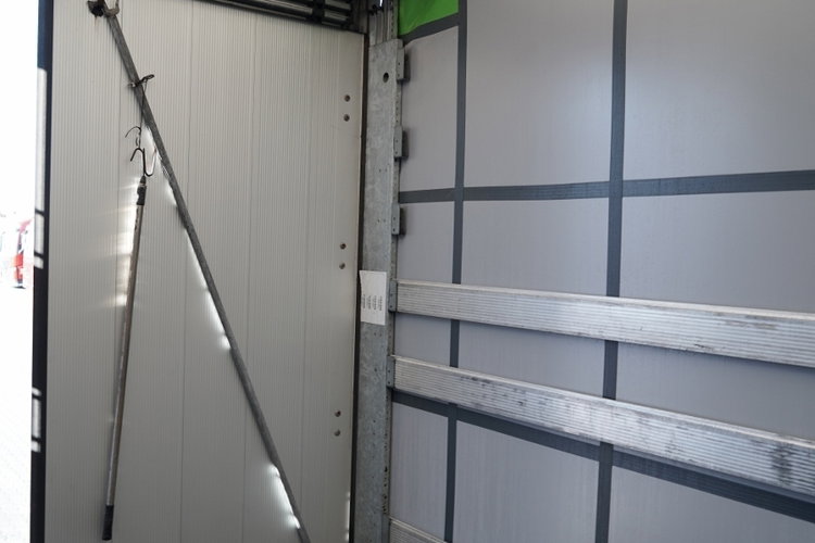 Schmitz -CARGOBULL / FIRANKA / STANDARD / MULDA DO STALI - 9 M / DACH PODNOSZONY / OŚ PODNOSZONA / 2021 ROK zdjęcie 20