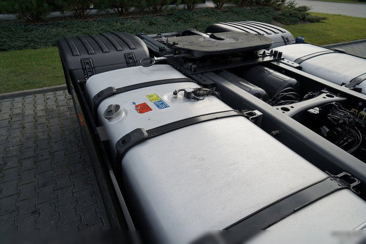 Scania S 500 / RETARDER / KLIMA POSTOJOWA / CAŁA NA PODUSZKACH / OPONY 100% zdjęcie 17