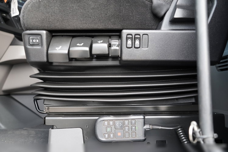 Scania S 500 / RETARDER / KLIMA POSTOJOWA / CAŁA NA PODUSZKACH / OPONY 100% zdjęcie 22