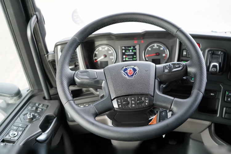 Scania S 500 / RETARDER / KLIMA POSTOJOWA / CAŁA NA PODUSZKACH / OPONY 100% zdjęcie 28
