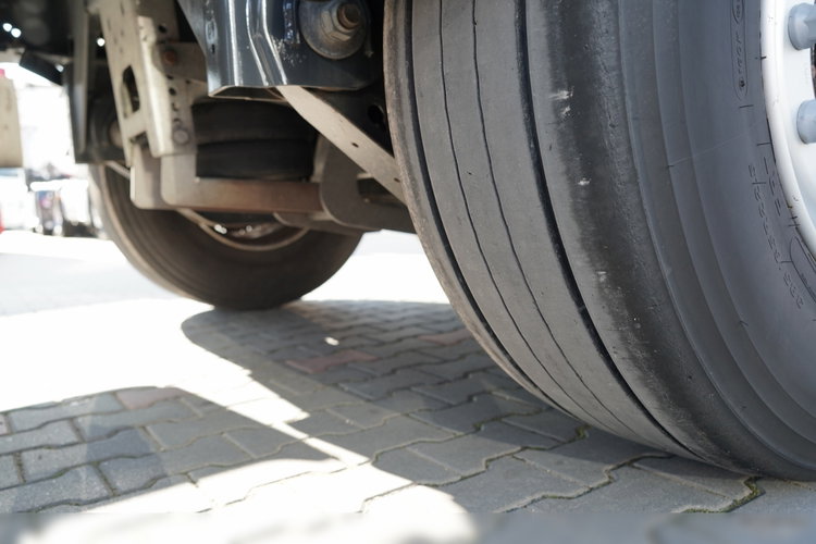 Wielton /  FIRANKA / STANDARD / OŚ PODNOSZONA / DACH PODNOSZONY / SAF  zdjęcie 22