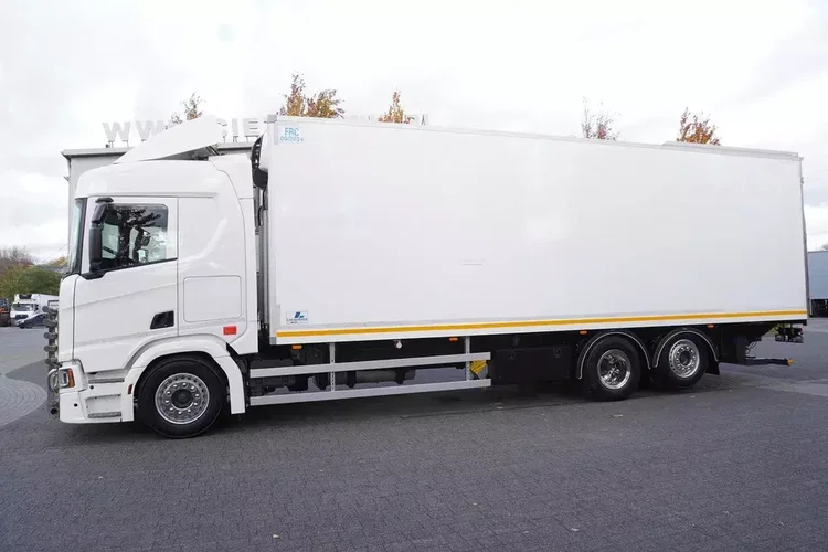 Scania R500 E6 6x2 / Chłodnia Lecapitaine 21 EPAL / Carrier Supra 1150 / 2021 / oś skrętna zdjęcie 2