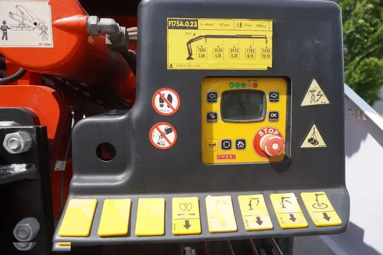 Mercedes Arocs 2633 burtowy / HDS FASSI F155A.0.23 / PILOT / 230 tys. km zdjęcie 14