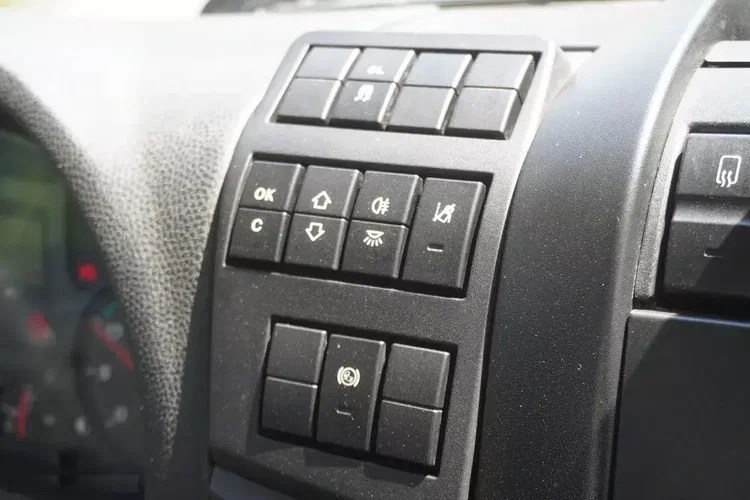 Iveco Eurocargo 190-280L / HDS Fassi F135A / 8 m / udźwig 5580 kg zdjęcie 41